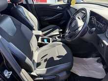 Vauxhall Grandland X 1.5 Turbo D BlueInjection Sport Nav SUV 5dr Diesel Manual Euro 6 (s/s) (130 ps) 