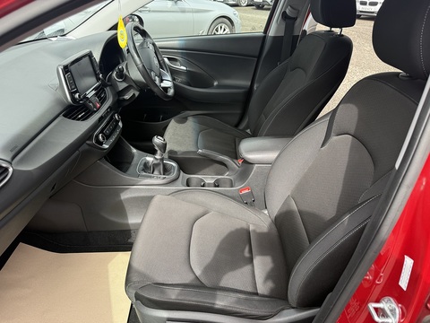 1.6 CRDi Blue Drive SE Nav Hatchback 5dr Diesel Manual Euro 6 (s/s) (110 ps)
