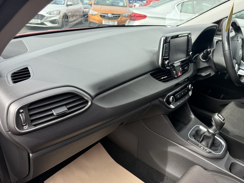 1.6 CRDi Blue Drive SE Nav Hatchback 5dr Diesel Manual Euro 6 (s/s) (110 ps)