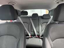 Hyundai i30 1.6 CRDi Blue Drive SE Nav Hatchback 5dr Diesel Manual Euro 6 (s/s) (110 ps) 