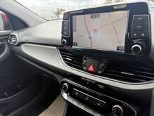 Hyundai i30 1.6 CRDi Blue Drive SE Nav Hatchback 5dr Diesel Manual Euro 6 (s/s) (110 ps) 