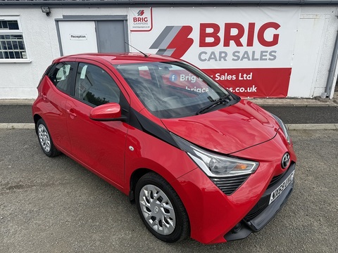 1.0 VVT-i x-play Hatchback 5dr Petrol Manual Euro 6 (71 ps)