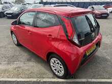 Toyota AYGO 1.0 VVT-i x-play Hatchback 5dr Petrol Manual Euro 6 (71 ps) 