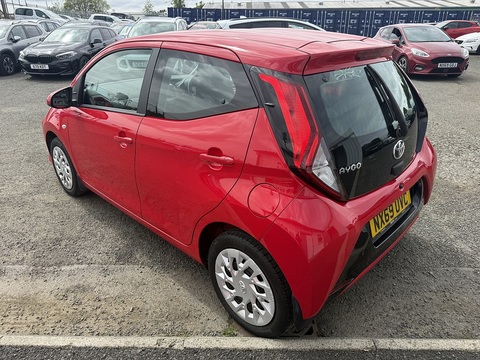 1.0 VVT-i x-play Hatchback 5dr Petrol Manual Euro 6 (71 ps)