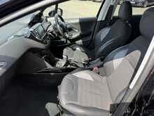 Peugeot 2008 BlueHDi Allure 