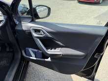 Peugeot 2008 BlueHDi Allure 