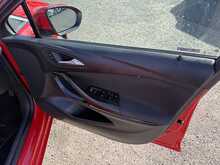 Vauxhall Astra 1.6 CDTi BlueInjection SRi Hatchback 5dr Diesel Manual Euro 6 (s/s) (136 ps) 