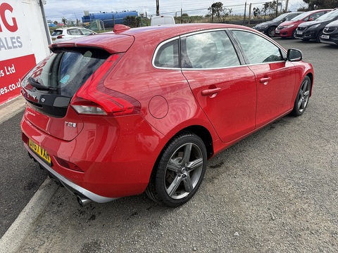 2.0 T2 R-Design Hatchback 5dr Petrol Manual Euro 6 (s/s) (122 ps)