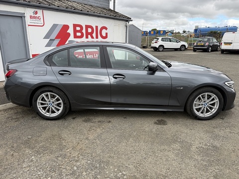 2.0 330e 12kWh SE Pro Saloon 4dr Petrol Plug-in Hybrid Auto Euro 6 (s/s) (292 ps)