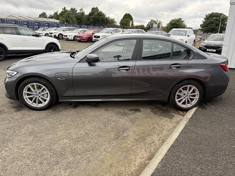 2.0 330e 12kWh SE Pro Saloon 4dr Petrol Plug-in Hybrid Auto Euro 6 (s/s) (292 ps)