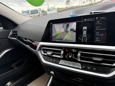 2.0 330e 12kWh SE Pro Saloon 4dr Petrol Plug-in Hybrid Auto Euro 6 (s/s) (292 ps)