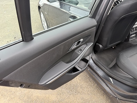 2.0 330e 12kWh SE Pro Saloon 4dr Petrol Plug-in Hybrid Auto Euro 6 (s/s) (292 ps)