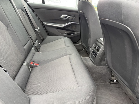 2.0 330e 12kWh SE Pro Saloon 4dr Petrol Plug-in Hybrid Auto Euro 6 (s/s) (292 ps)