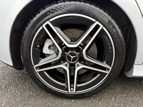 2.0 A35 AMG (Executive) Hatchback 5dr Petrol SpdS DCT 4MATIC Euro 6 (s/s) (306 ps)