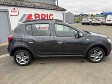 Dacia Sandero Stepway 0.9 TCe Laureate Hatchback 5dr Petrol Manual Euro 6 (s/s) (90 ps) 