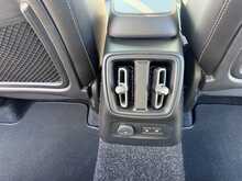 Volvo XC40 1.5h T5 Twin Engine Recharge 10.7kWh Inscription Pro SUV 5dr Petrol Plug-in Hybrid Auto Euro 6 (s/s) 