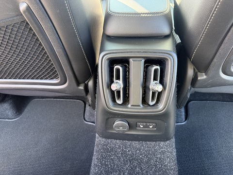 1.5h T5 Twin Engine Recharge 10.7kWh Inscription Pro SUV 5dr Petrol Plug-in Hybrid Auto Euro 6 (s/s) (262 ps)