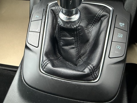 1.0T EcoBoost Zetec Hatchback 5dr Petrol Manual Euro 6 (s/s) (125 ps)