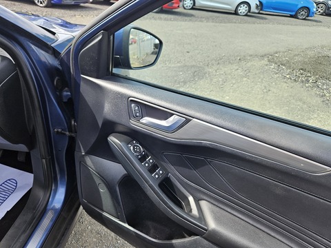 1.0T EcoBoost Titanium Hatchback 5dr Petrol Manual Euro 6 (s/s) (125 ps)