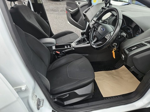 1.5 TDCi Zetec Edition Hatchback 5dr Diesel Manual Euro 6 (s/s) (120 ps)