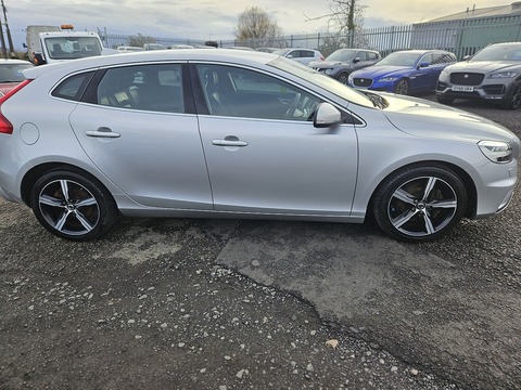 2.0 T2 R-Design Hatchback 5dr Petrol Manual Euro 6 (s/s) (122 ps)