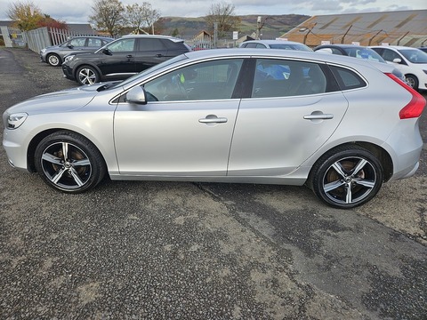 2.0 T2 R-Design Hatchback 5dr Petrol Manual Euro 6 (s/s) (122 ps)