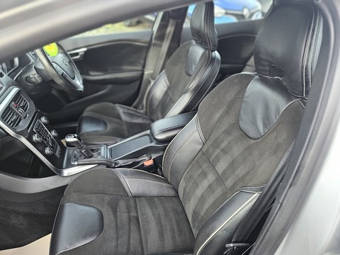 2.0 T2 R-Design Hatchback 5dr Petrol Manual Euro 6 (s/s) (122 ps)