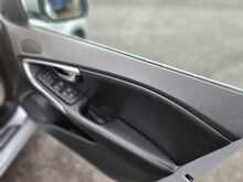 Volvo V40 2.0 T2 R-Design Hatchback 5dr Petrol Manual Euro 6 (s/s) (122 ps) 