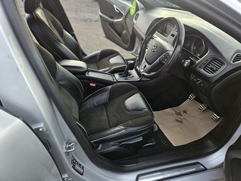 2.0 T2 R-Design Hatchback 5dr Petrol Manual Euro 6 (s/s) (122 ps)