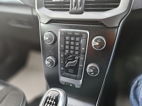 2.0 T2 R-Design Hatchback 5dr Petrol Manual Euro 6 (s/s) (122 ps)