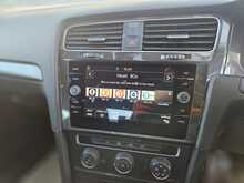Volkswagen Golf TSI EVO SE Nav 
