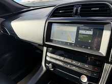 Jaguar F-PACE D180 R-Sport 