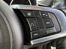 Jaguar F-PACE D180 R-Sport 