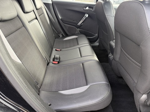 1.6 BlueHDi Allure SUV 5dr Diesel Manual Euro 6 (100 ps)