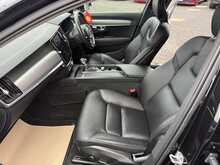 Volvo V90 2.0 T4 GPF Momentum Estate 5dr Petrol Auto Euro 6 (s/s) (190 ps) 