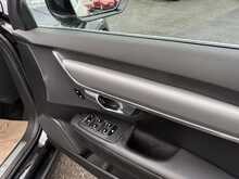 Volvo V90 2.0 T4 GPF Momentum Estate 5dr Petrol Auto Euro 6 (s/s) (190 ps) 