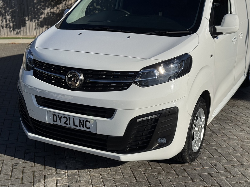 Vauxhall Vivaro Turbo D 2700 Sportive - U1869