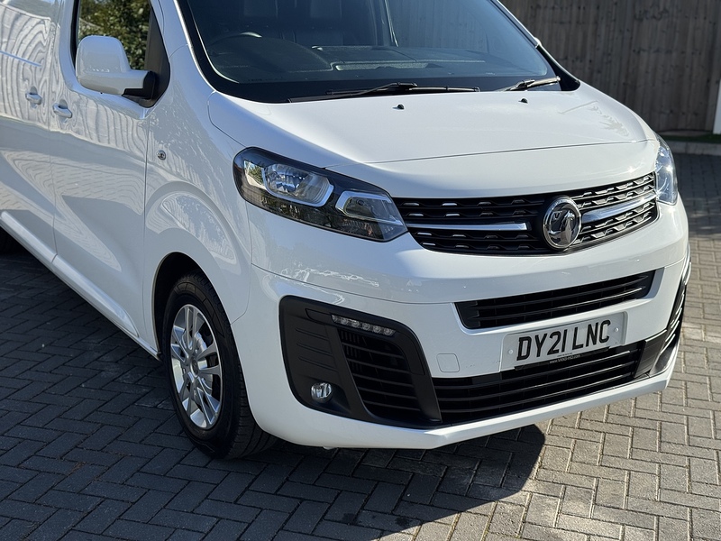 Vauxhall Vivaro Turbo D 2700 Sportive - U1869