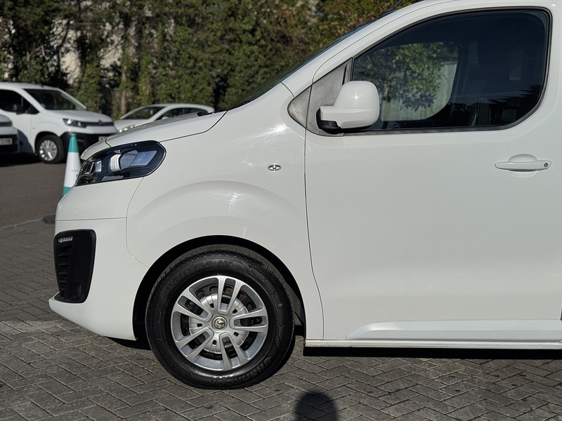Vauxhall Vivaro Turbo D 2700 Sportive - U1869