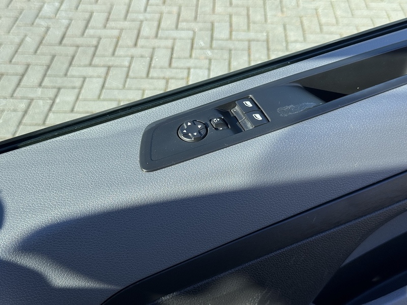 Vauxhall Vivaro Turbo D 2700 Sportive - U1869