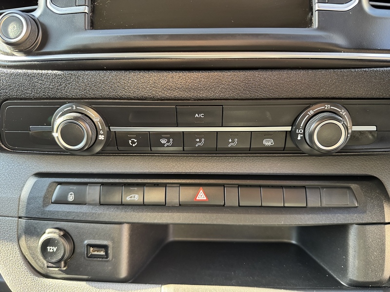 Vauxhall Vivaro Turbo D 2700 Sportive - U1869