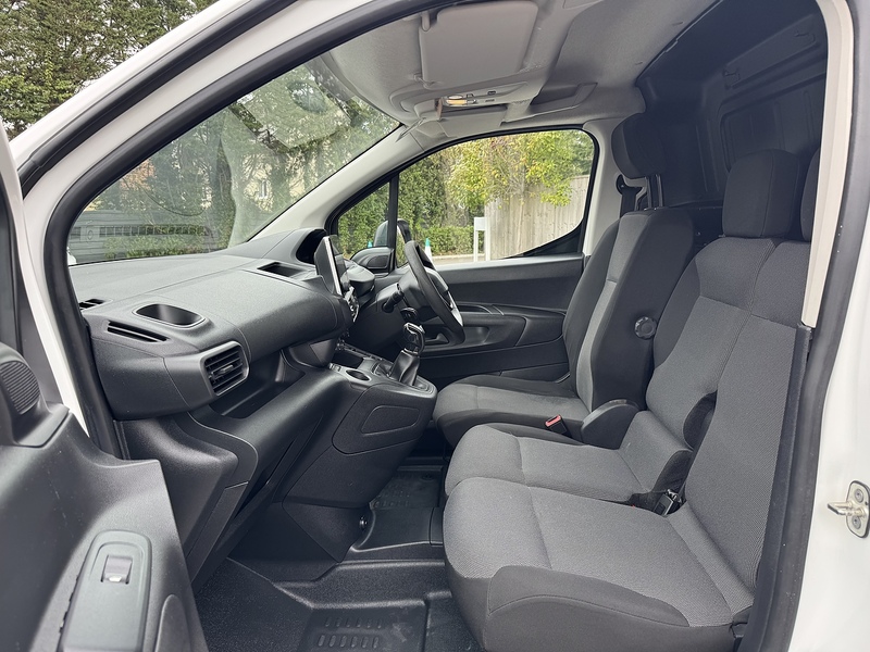 Peugeot Partner BlueHDi 1000 Professional - U1944