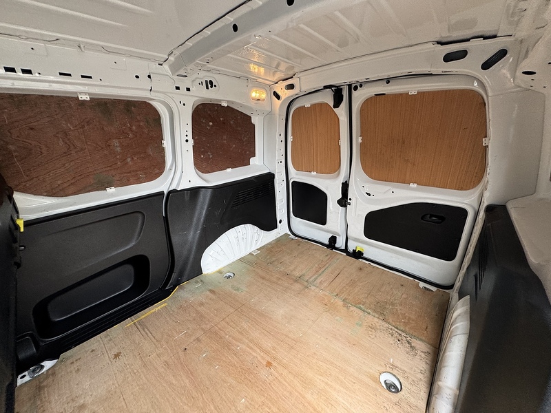 Peugeot Partner BlueHDi 1000 Professional - U1944