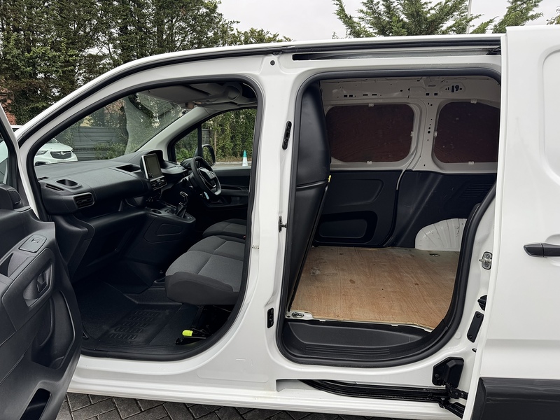 Peugeot Partner BlueHDi 1000 Professional - U1944