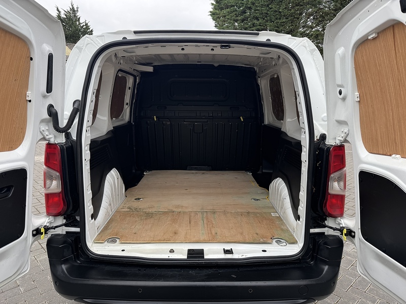 Peugeot Partner BlueHDi 1000 Professional - U1944