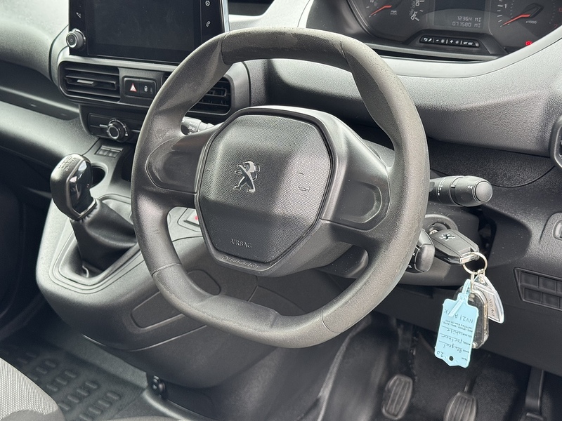 Peugeot Partner BlueHDi 1000 Professional - U1944