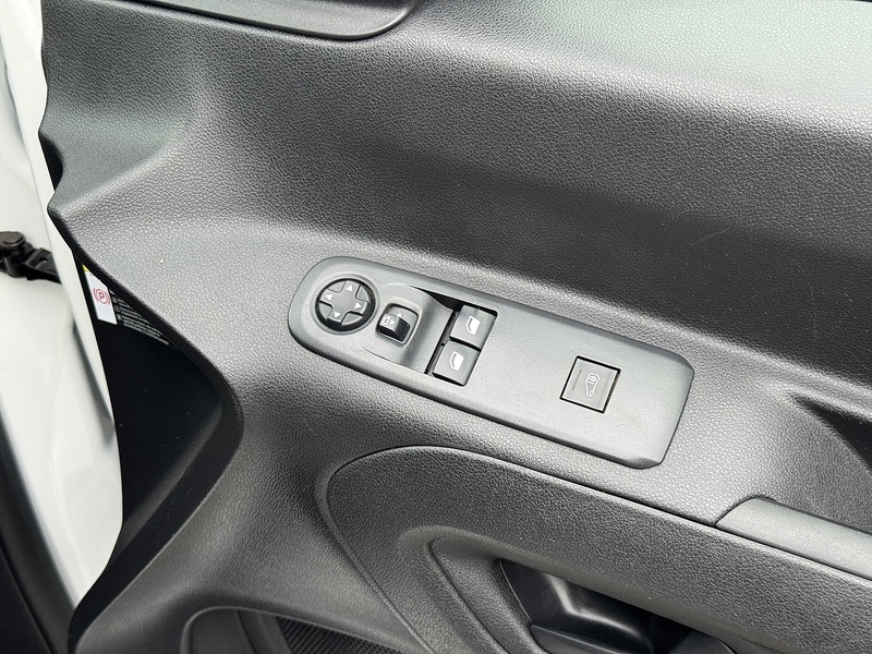 Peugeot Partner BlueHDi 1000 Professional - U1944