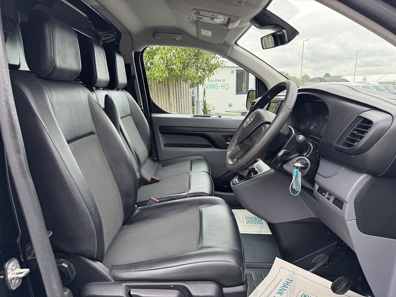 Vauxhall Vivaro Turbo D 3100 Sportive - U1947