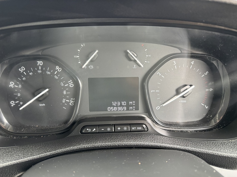 Vauxhall Vivaro Turbo D 3100 Sportive - U1947