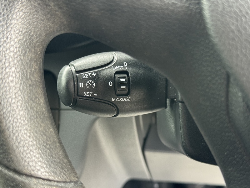 Vauxhall Vivaro Turbo D 3100 Sportive - U1947